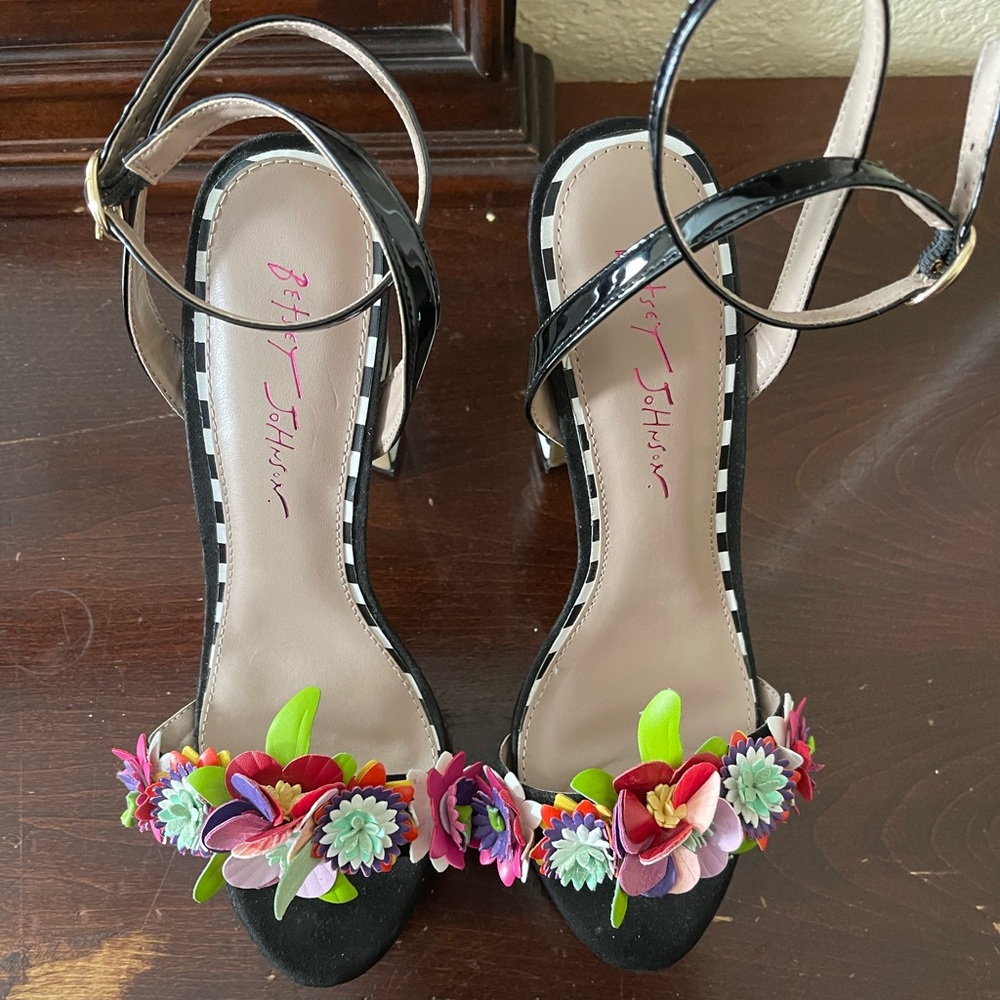 Statement Heeled Sandal